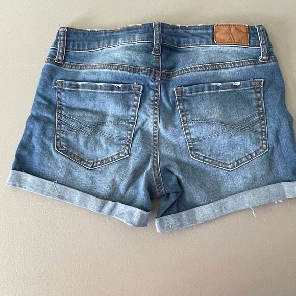 Aero Jean Short Light Blue Wash Distressed Torn Holes Denim Inseam 3 Cuffed Sz 2 - Picture 2 of 7